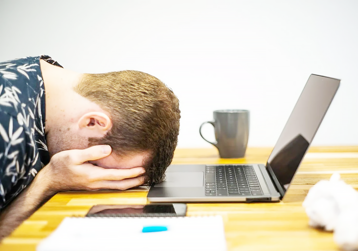 человек устал