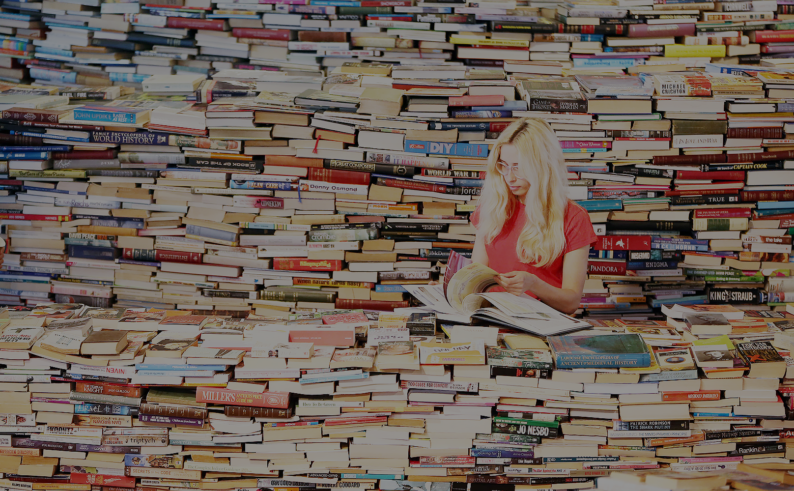 много книг